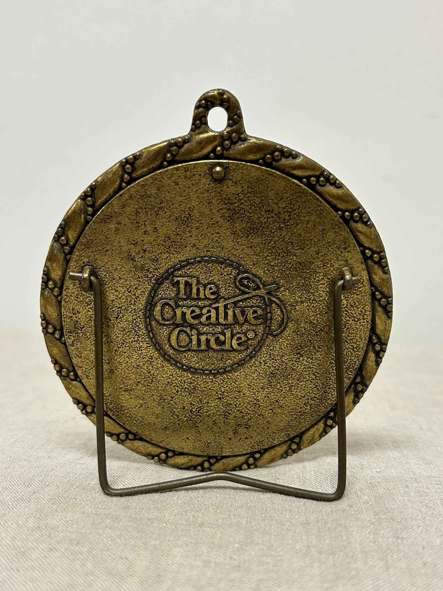 Vintage 40s Embroidered Circle