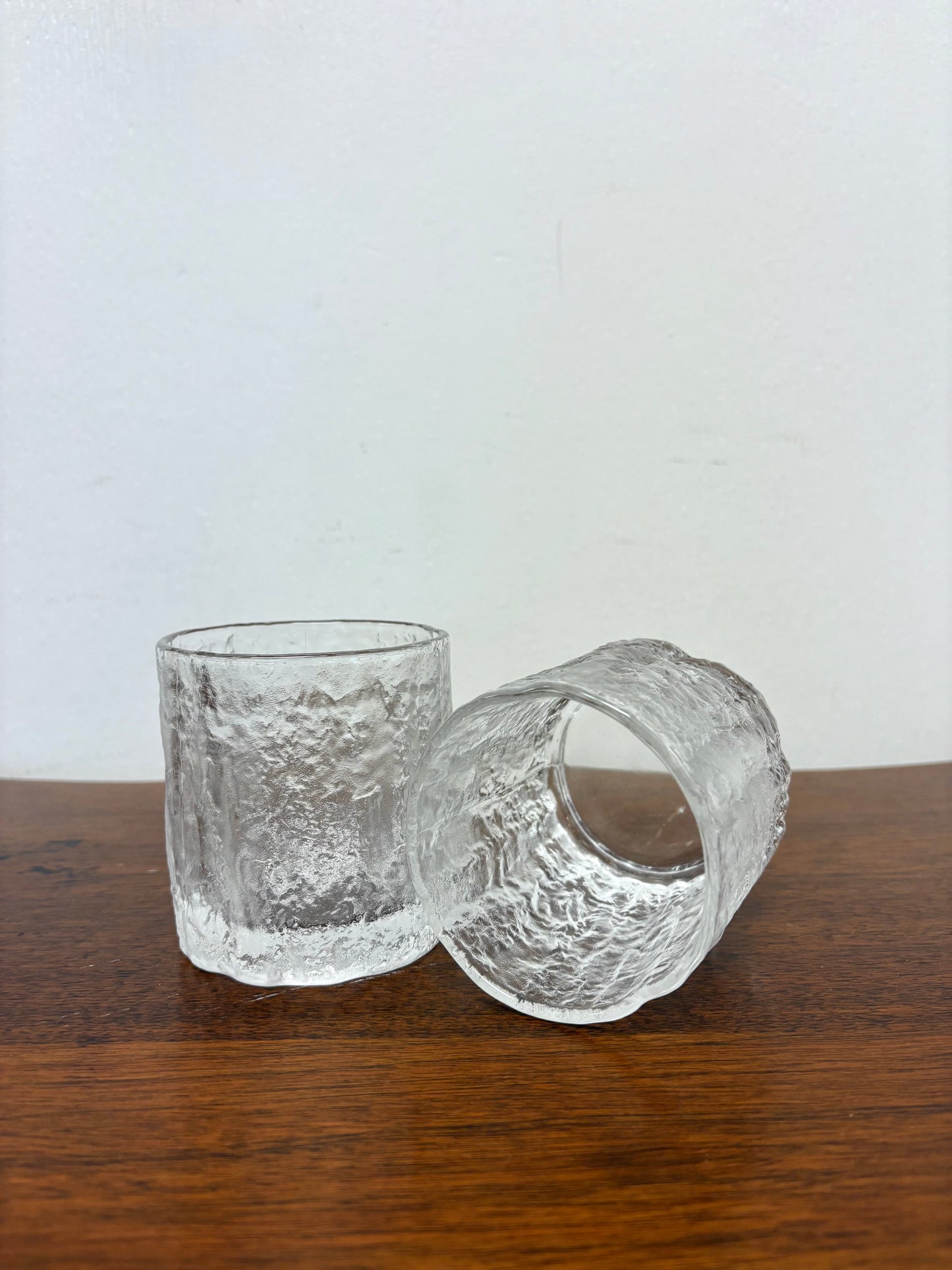 Hoya Frosted Glasses