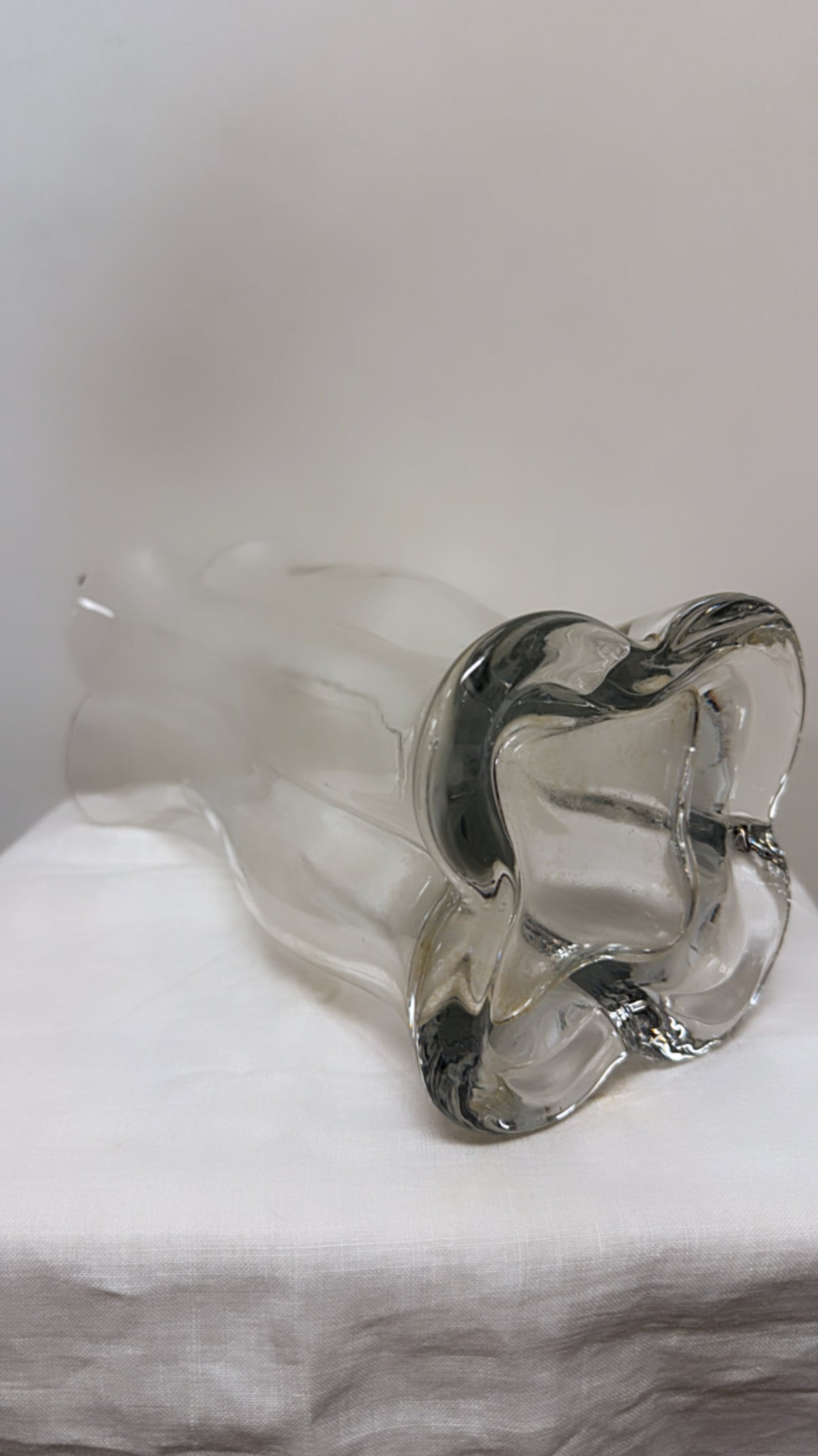 80s WAVY VASE