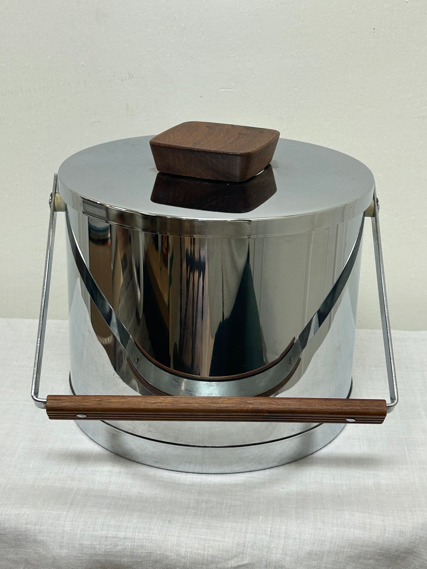 1970s Vintage Atapco Ice Bucket