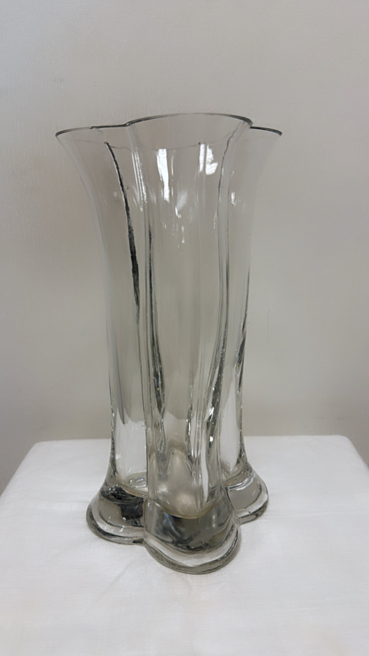 80s WAVY VASE