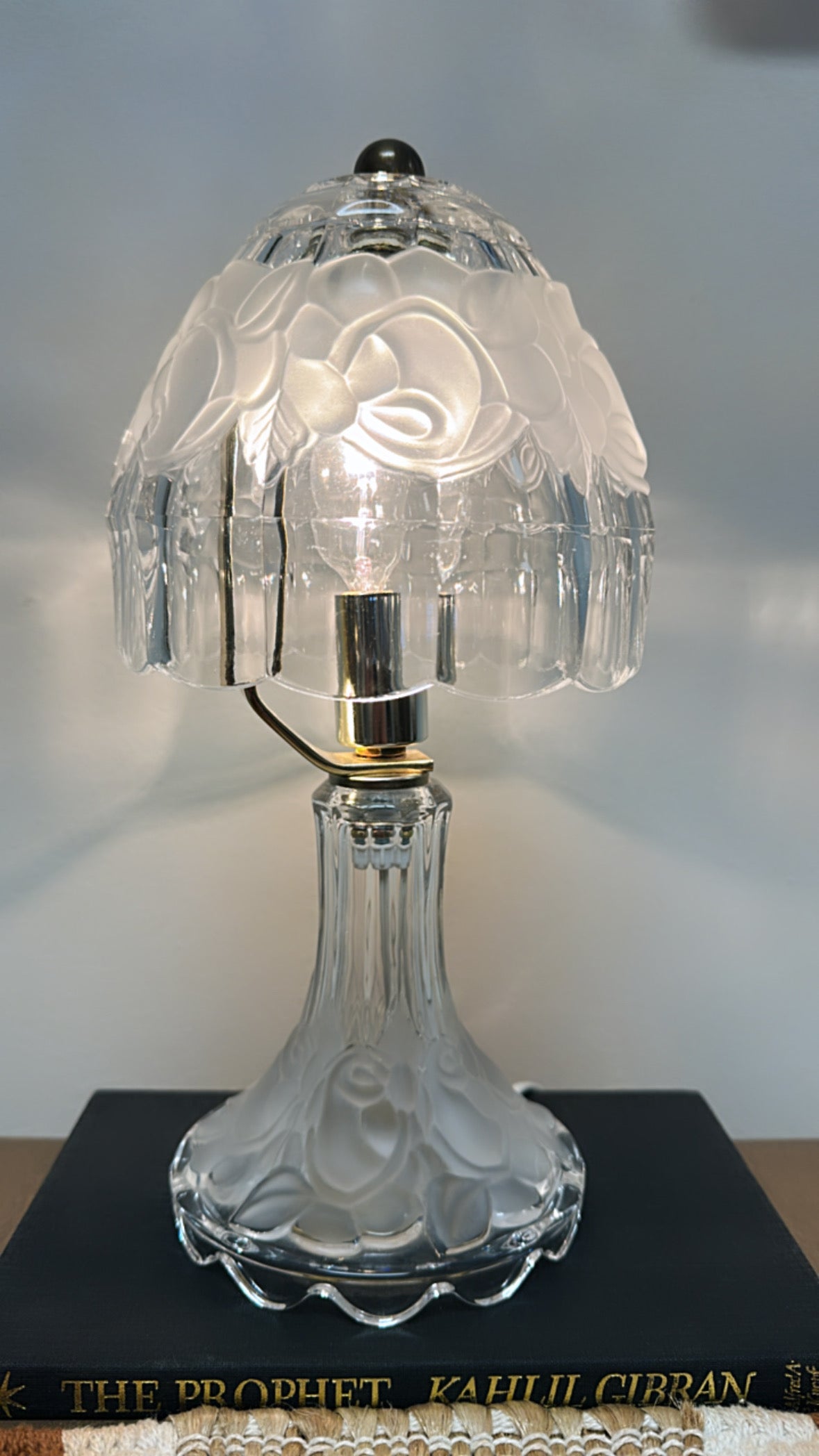 Frosted Rosette Lamp