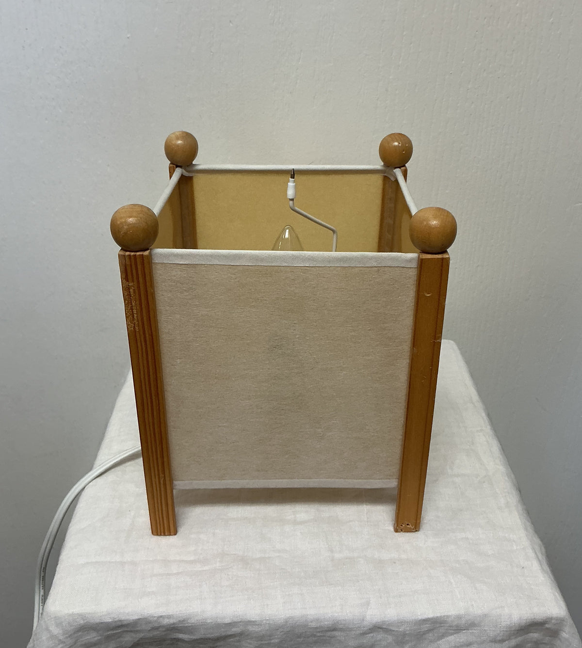 VINTAGE TAROGO JAPAN MOTION TABLE LAMP