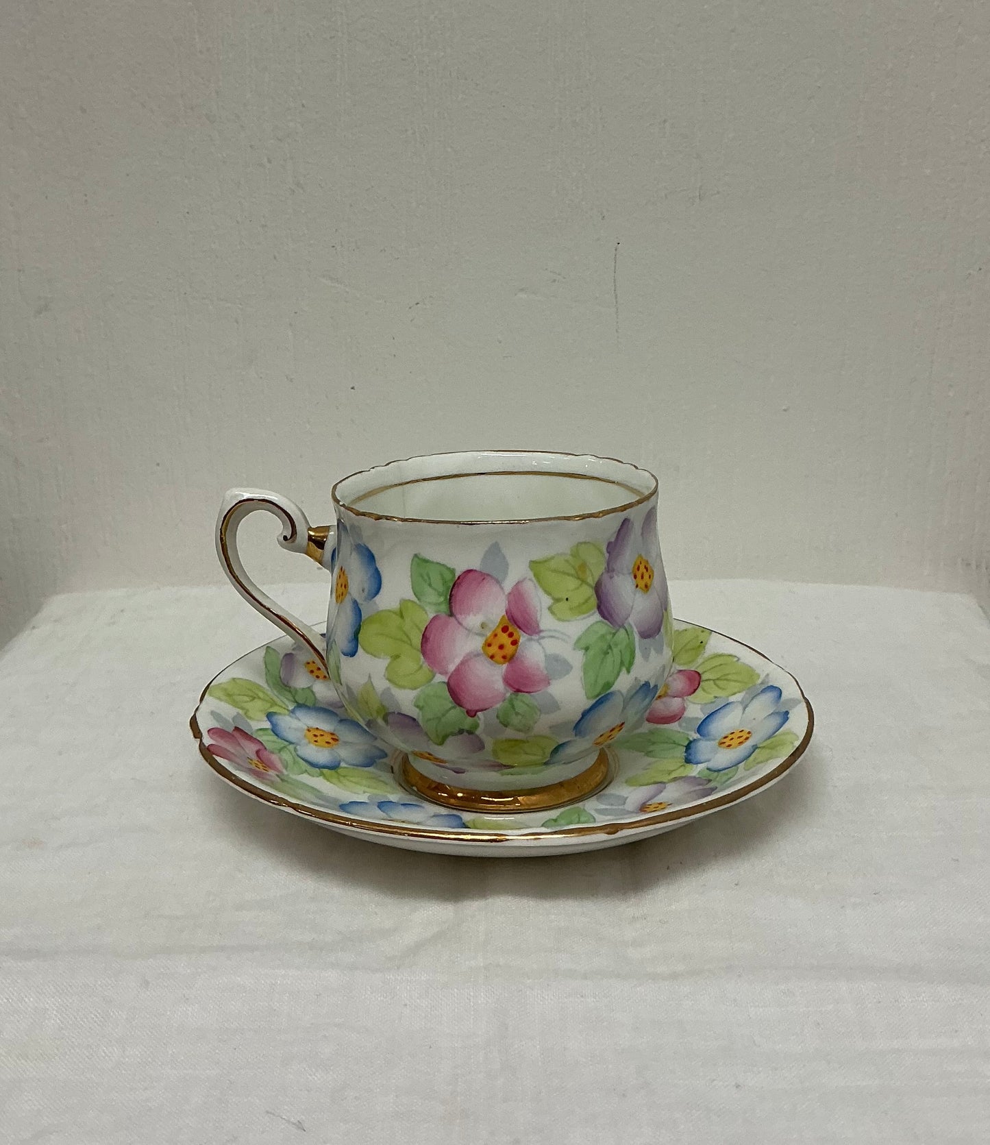 Vintage Phoenix Fine Bone China Tea Cup & Saucer – Pastel Primrose Floral