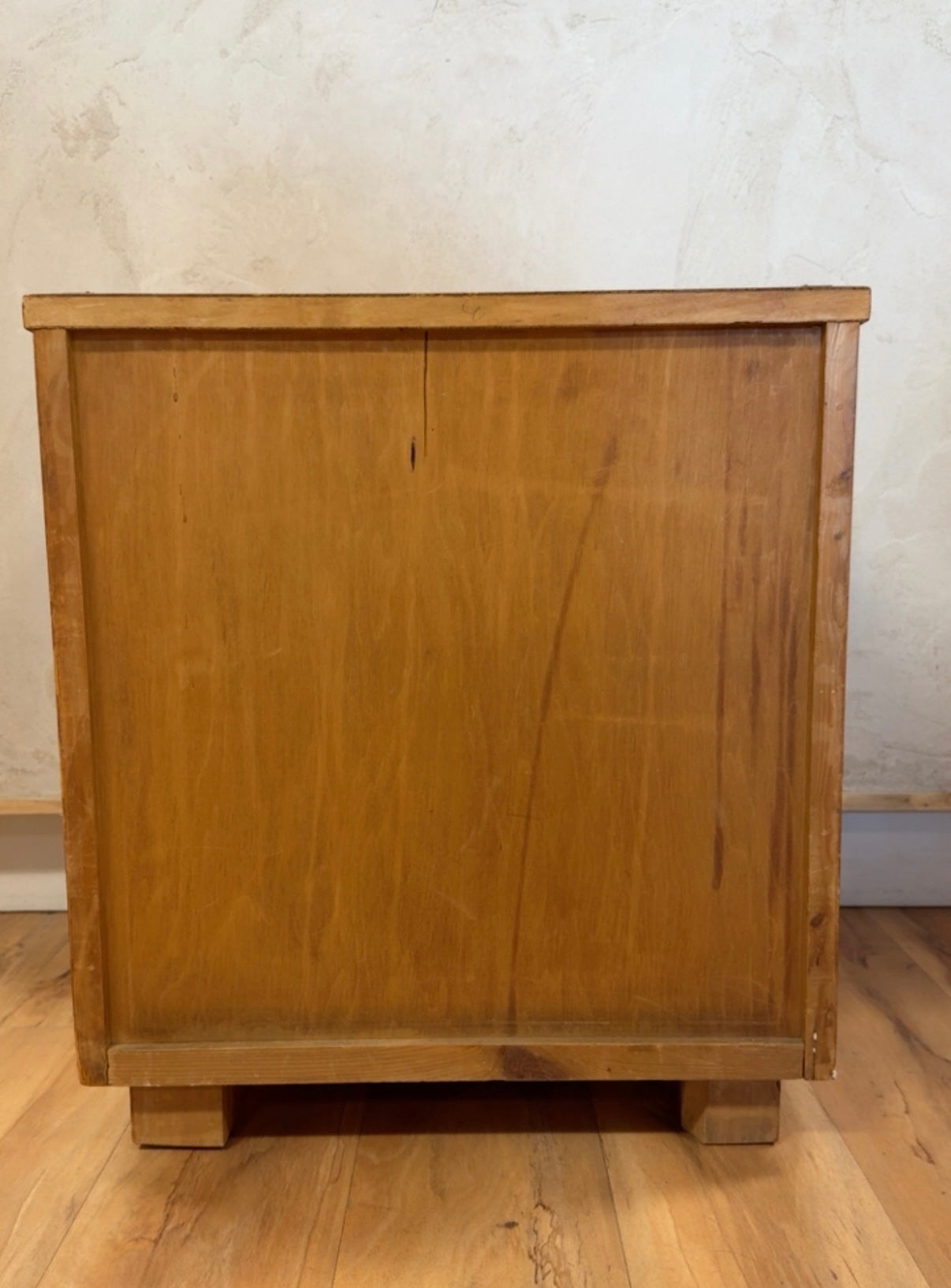 Mid-Century Modern Art Deco-Style Maple Wood Nightstands – Set of 2