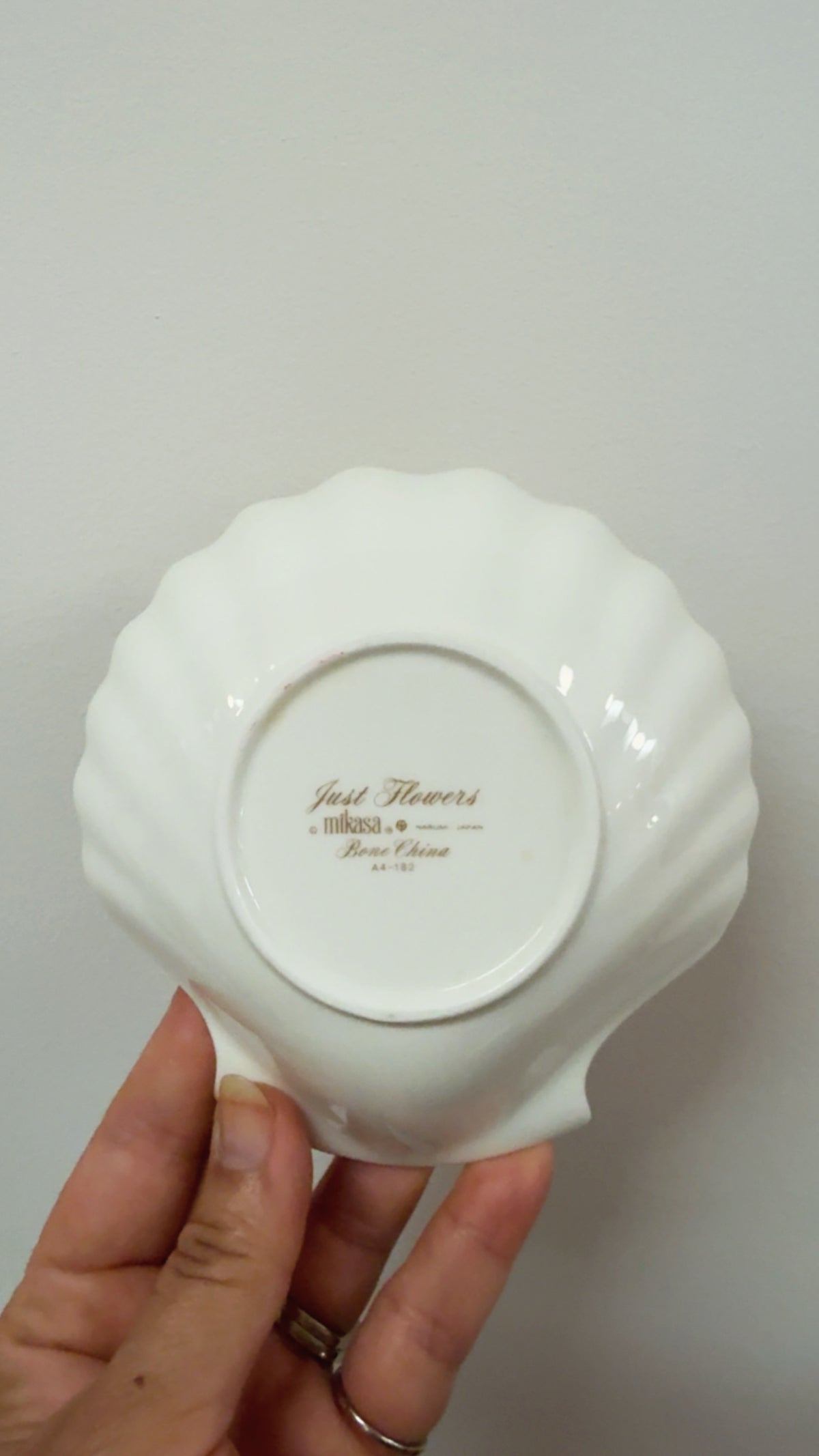 Mikasa Shell Dish