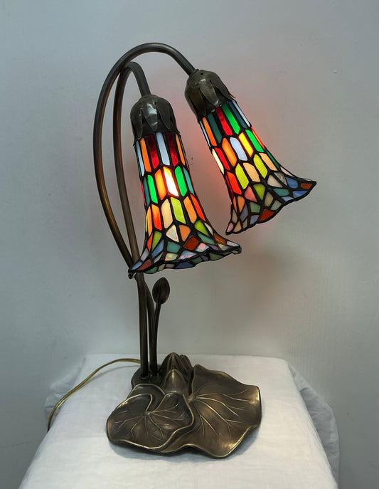 Tiffany-Style Stained Lily Lamp