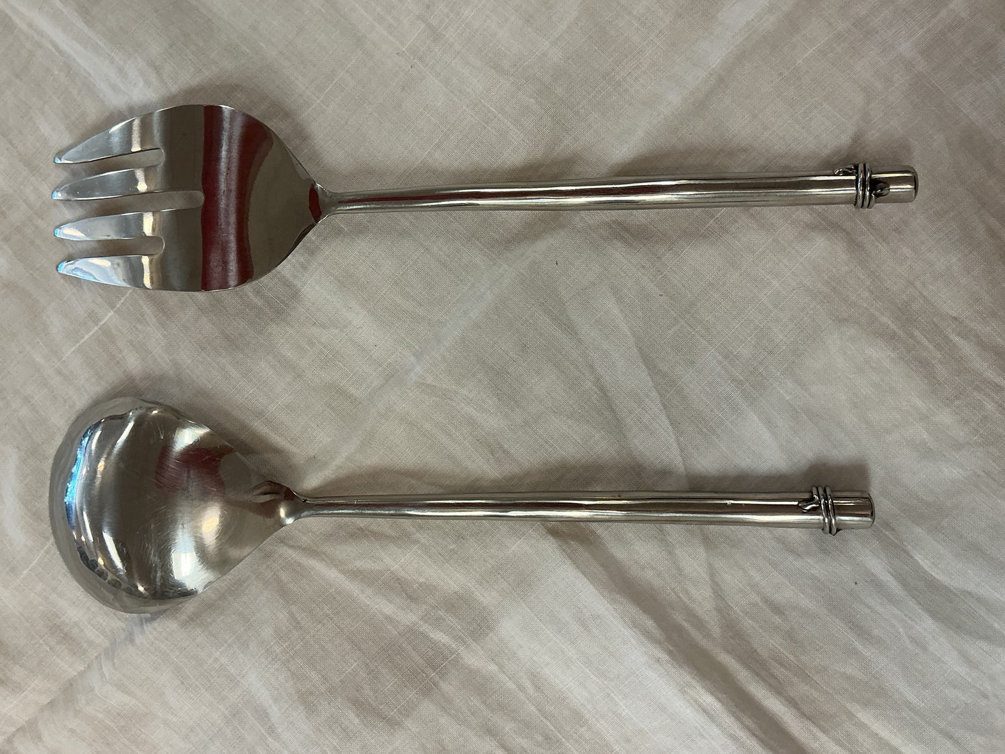 Wavy Metal Salad Tongs