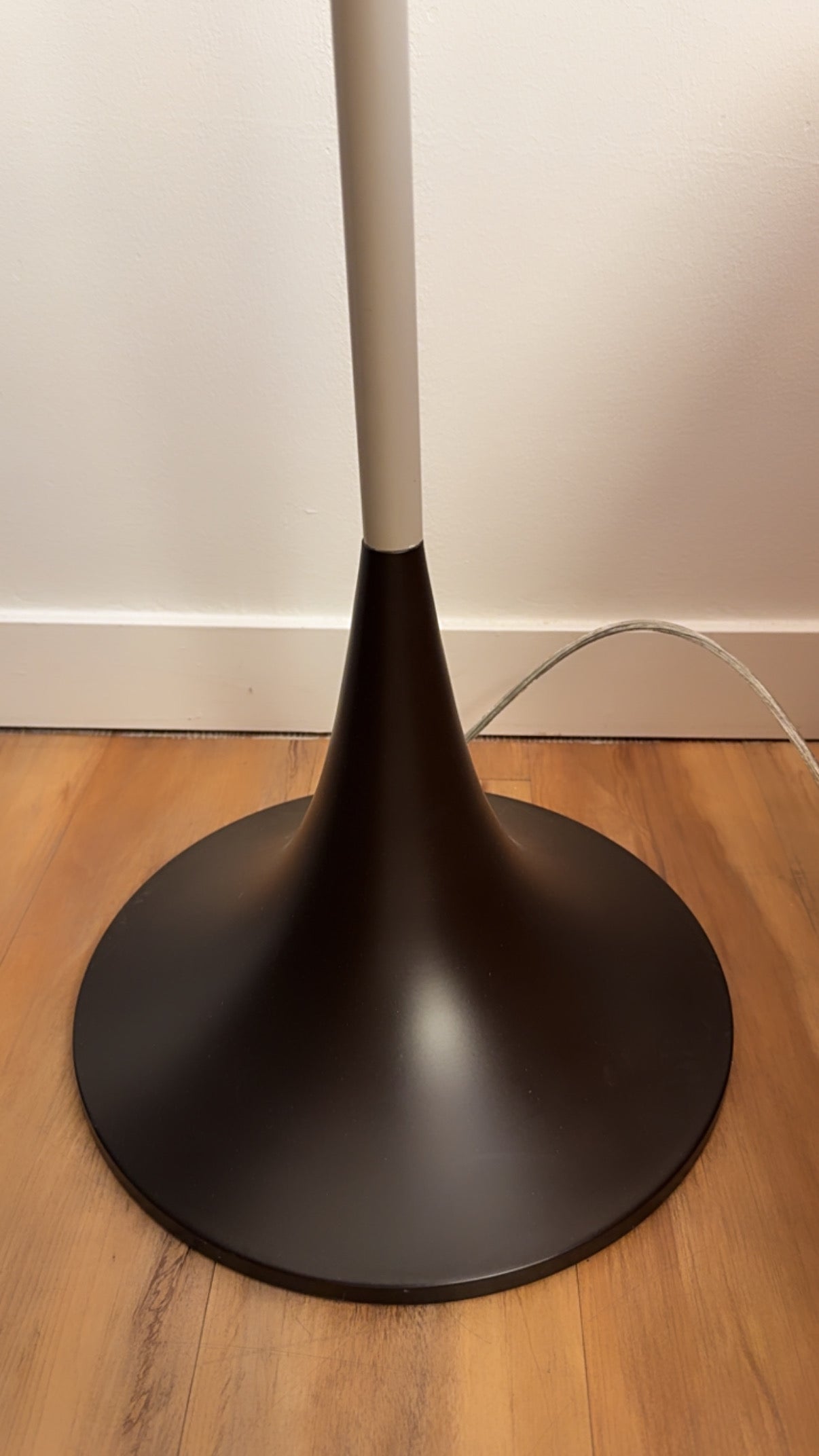 MCM-Style Mushroom Floor Lamp – Panthella Inspired