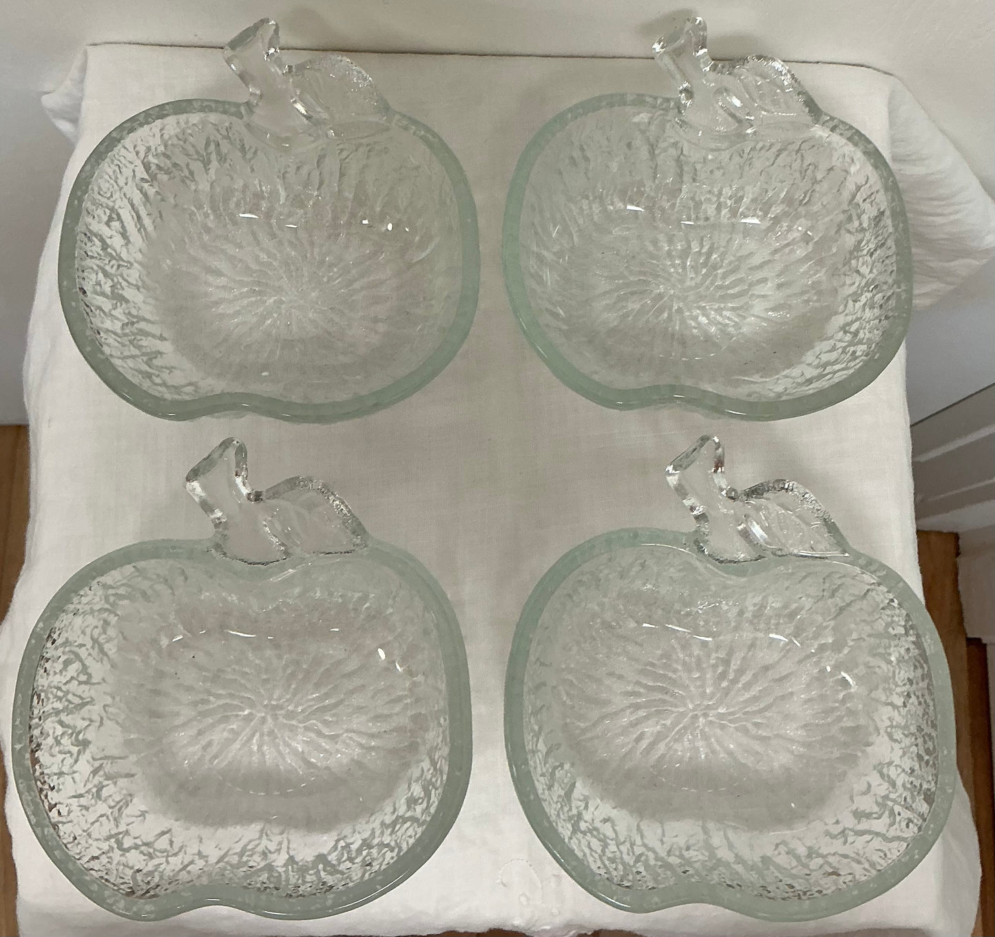 MCM TEXTURED APPLE GLASS SERVING BOWL SET