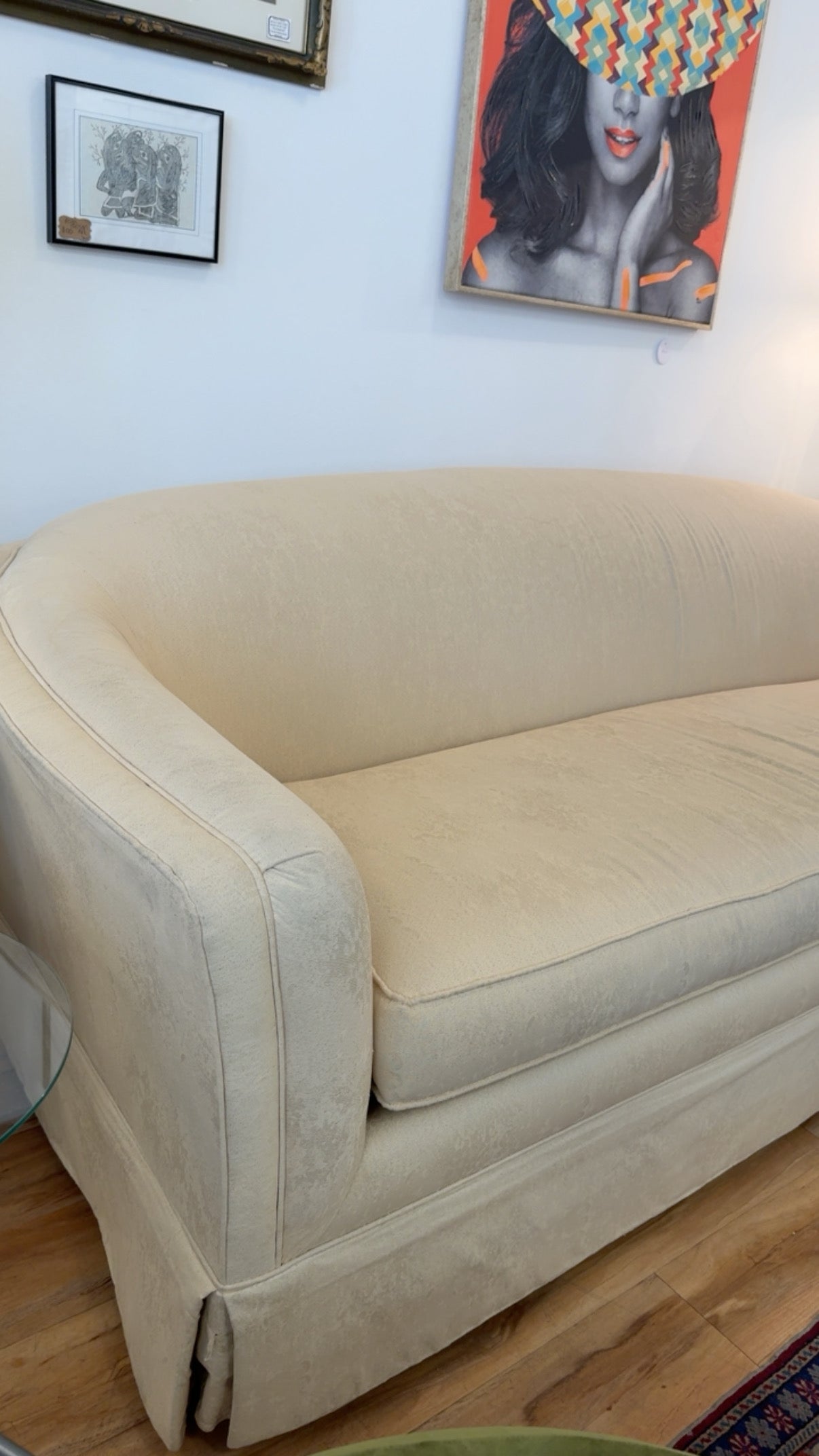 Vintage Cream Curved Slipper Sofa