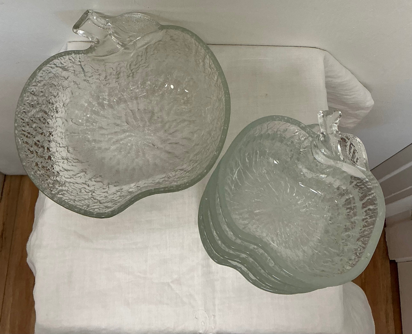 MCM TEXTURED APPLE GLASS SERVING BOWL SET