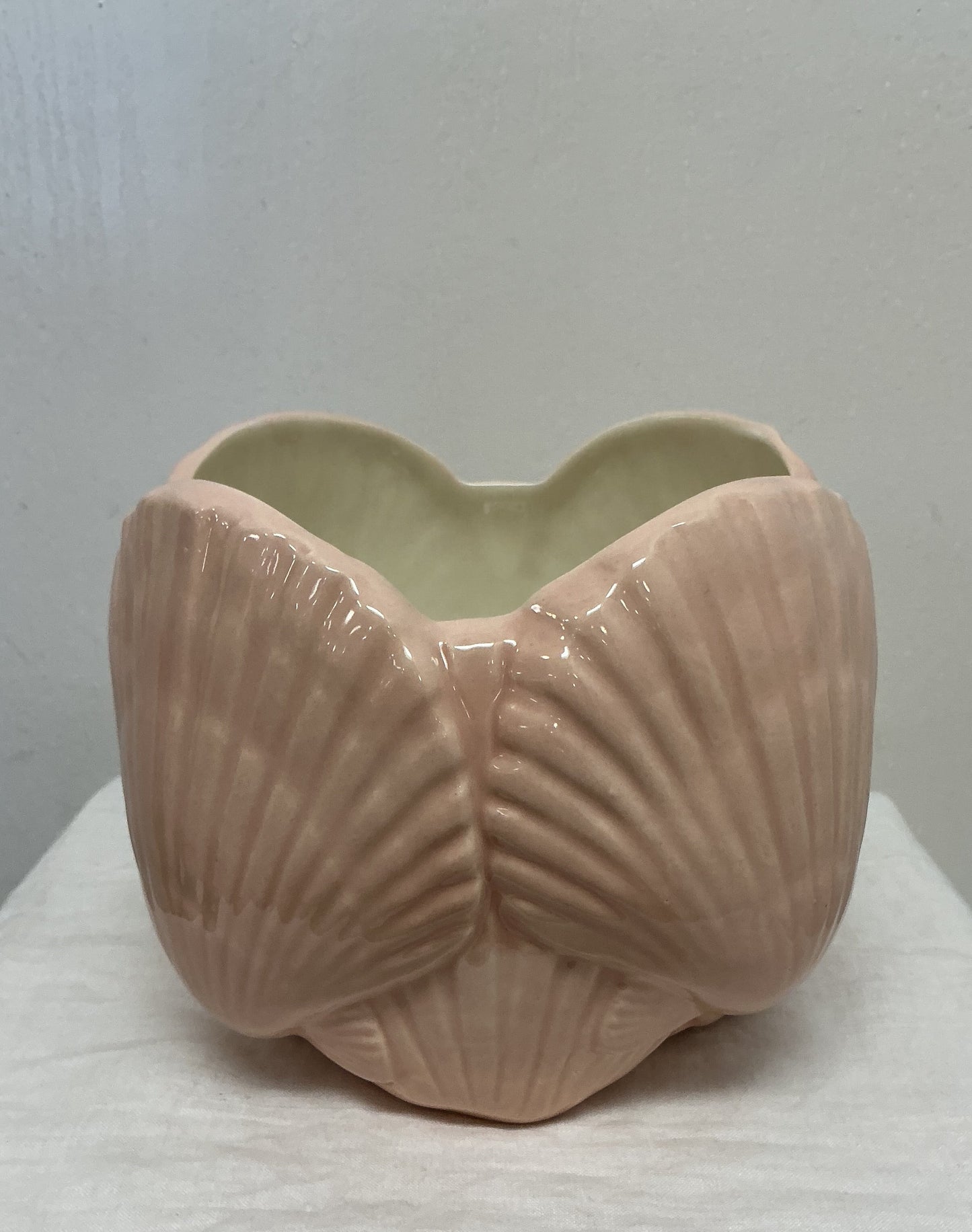 1978 Clamshell Planter