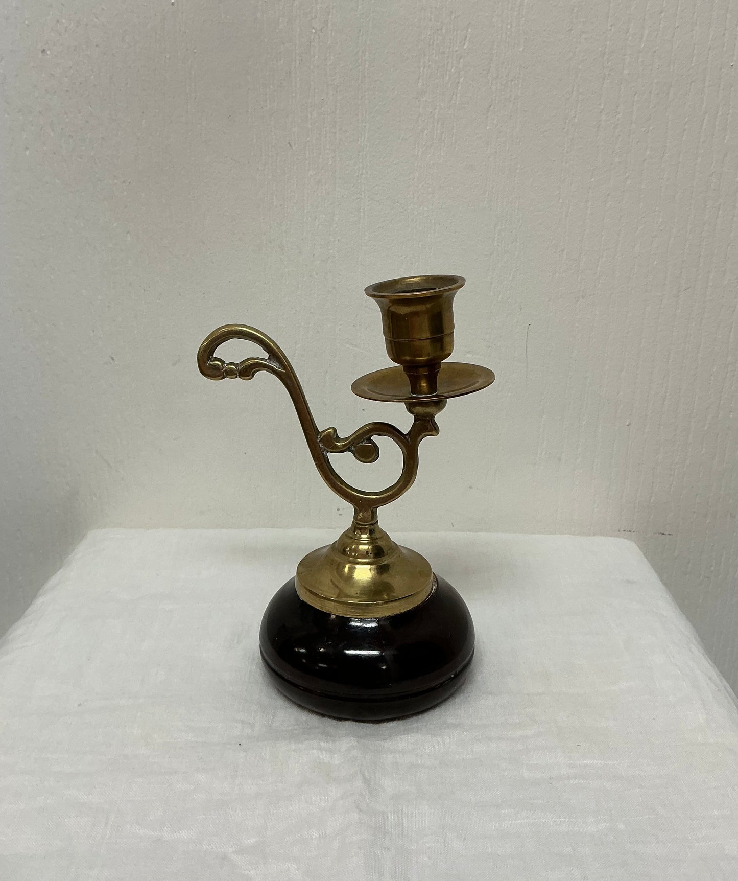 Vintage Brass Chamber Candle Holder with Brown Handle – 1991