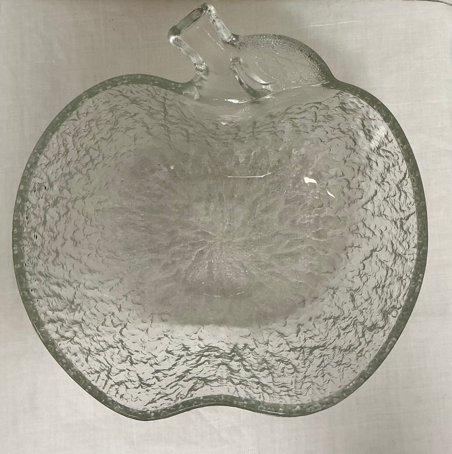 MCM TEXTURED APPLE GLASS SERVING BOWL SET