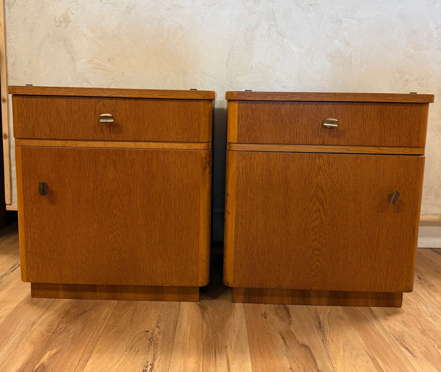 Mid-Century Modern Art Deco-Style Maple Wood Nightstands – Set of 2