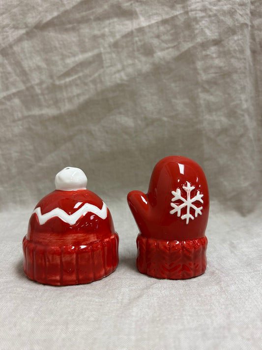 Mitten/Hat Christmas Salt & Pepper shaker