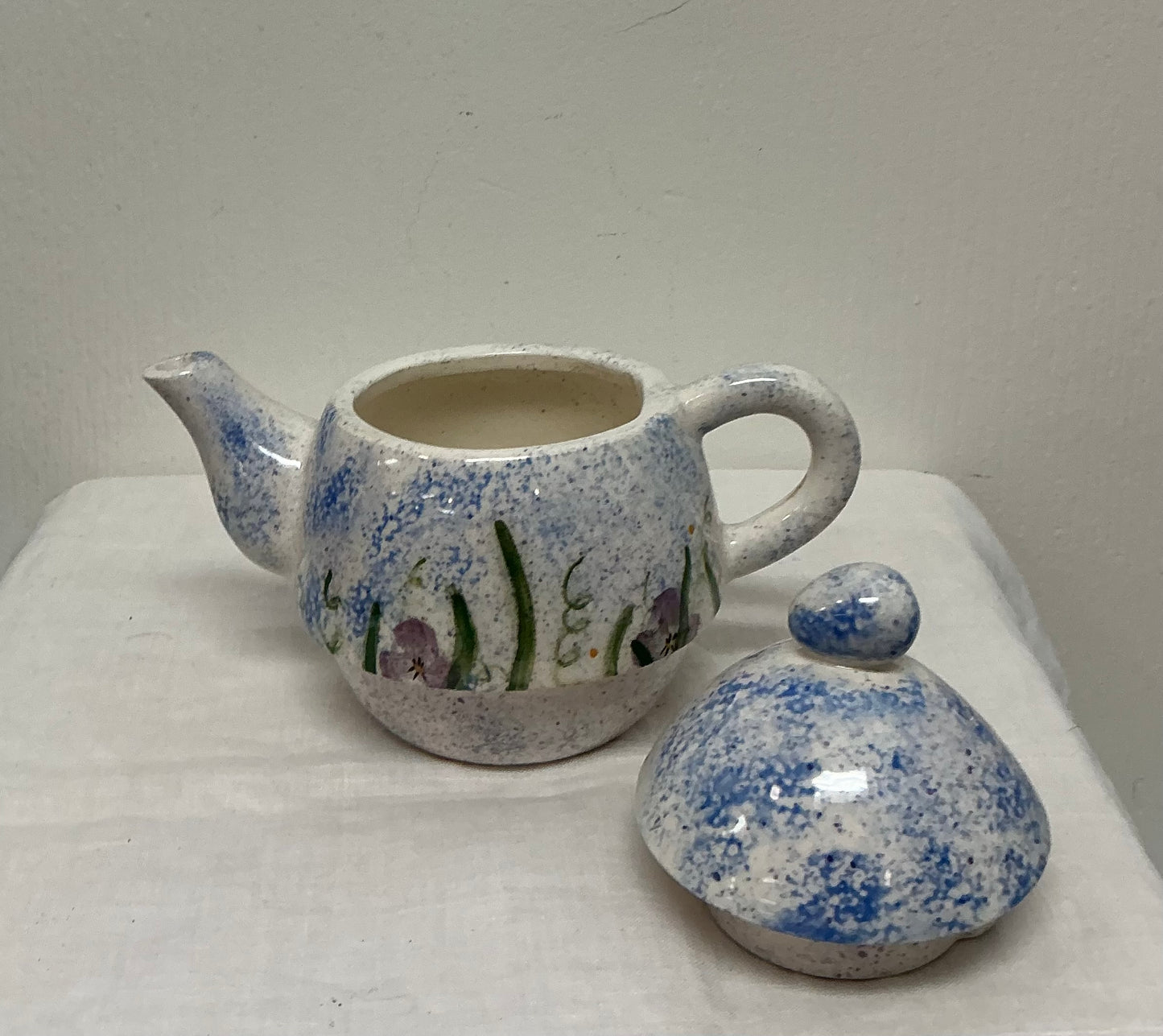VINTAGE HAND-PAINTED WHIMSICAL 3-PC STACKABLE TEAPOT SET