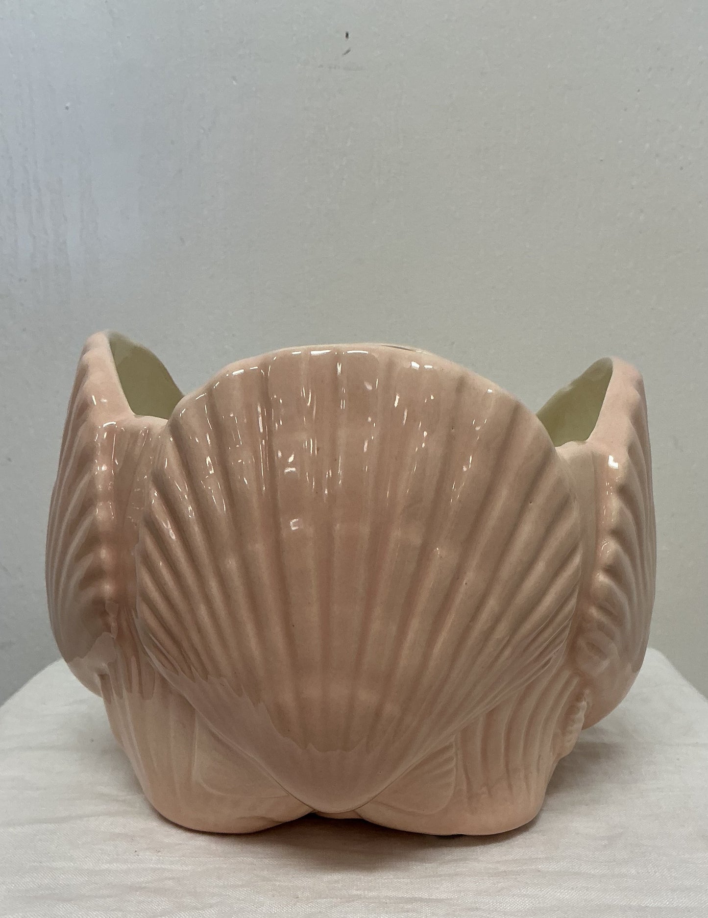1978 Clamshell Planter