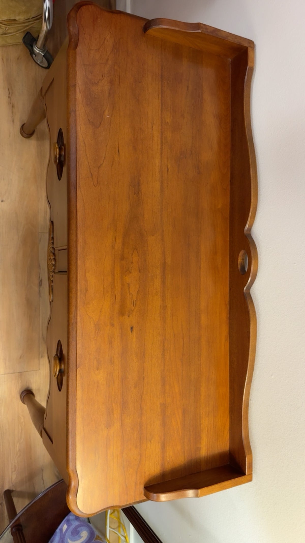 VINTAGE AMERICAN COLONIAL REVIVAL WOODEN CONSOLE TABLE