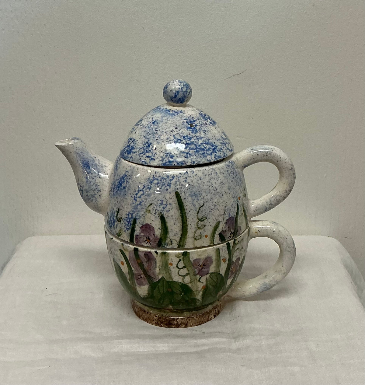 VINTAGE HAND-PAINTED WHIMSICAL 3-PC STACKABLE TEAPOT SET