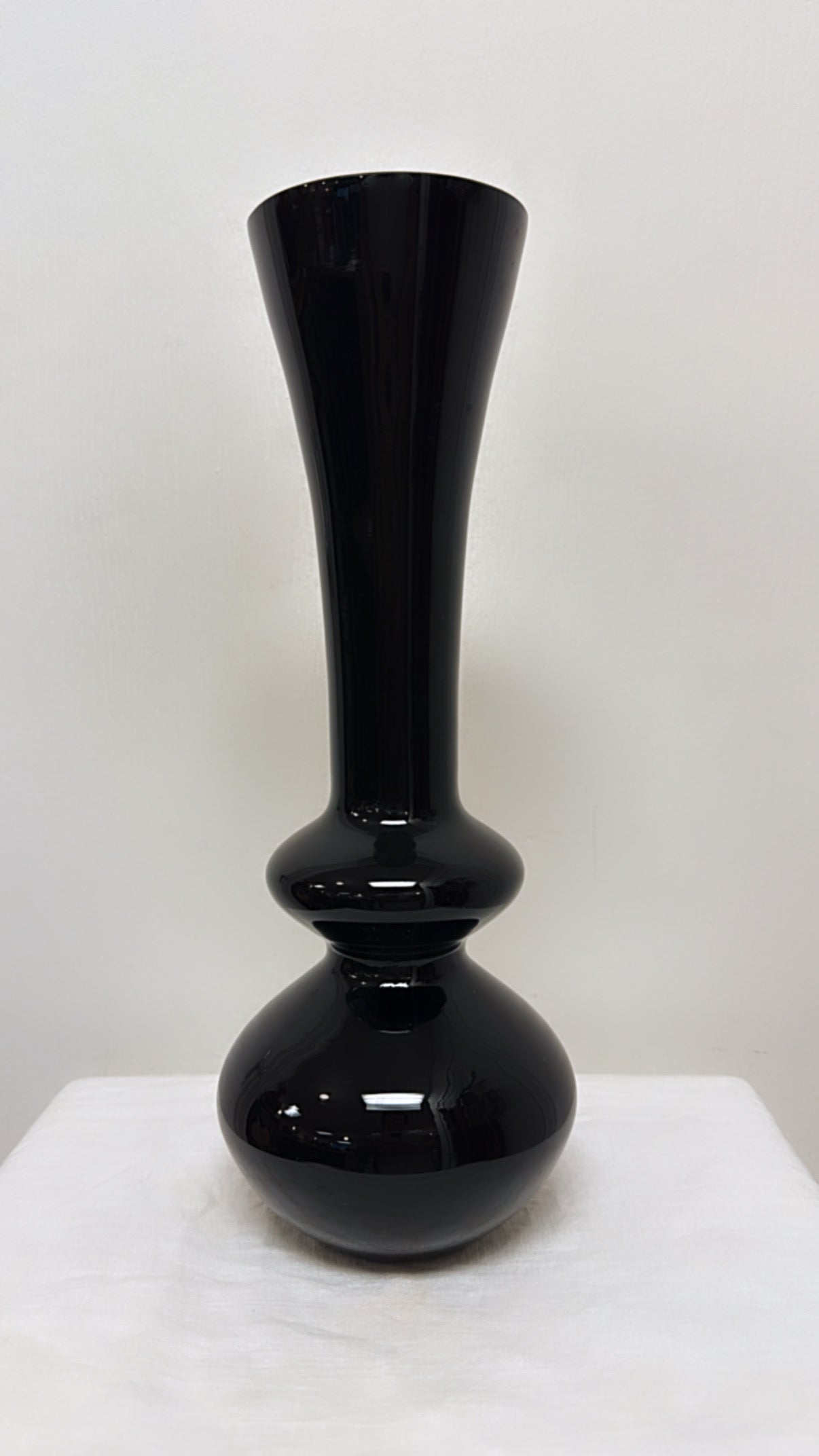Black Modern Vase