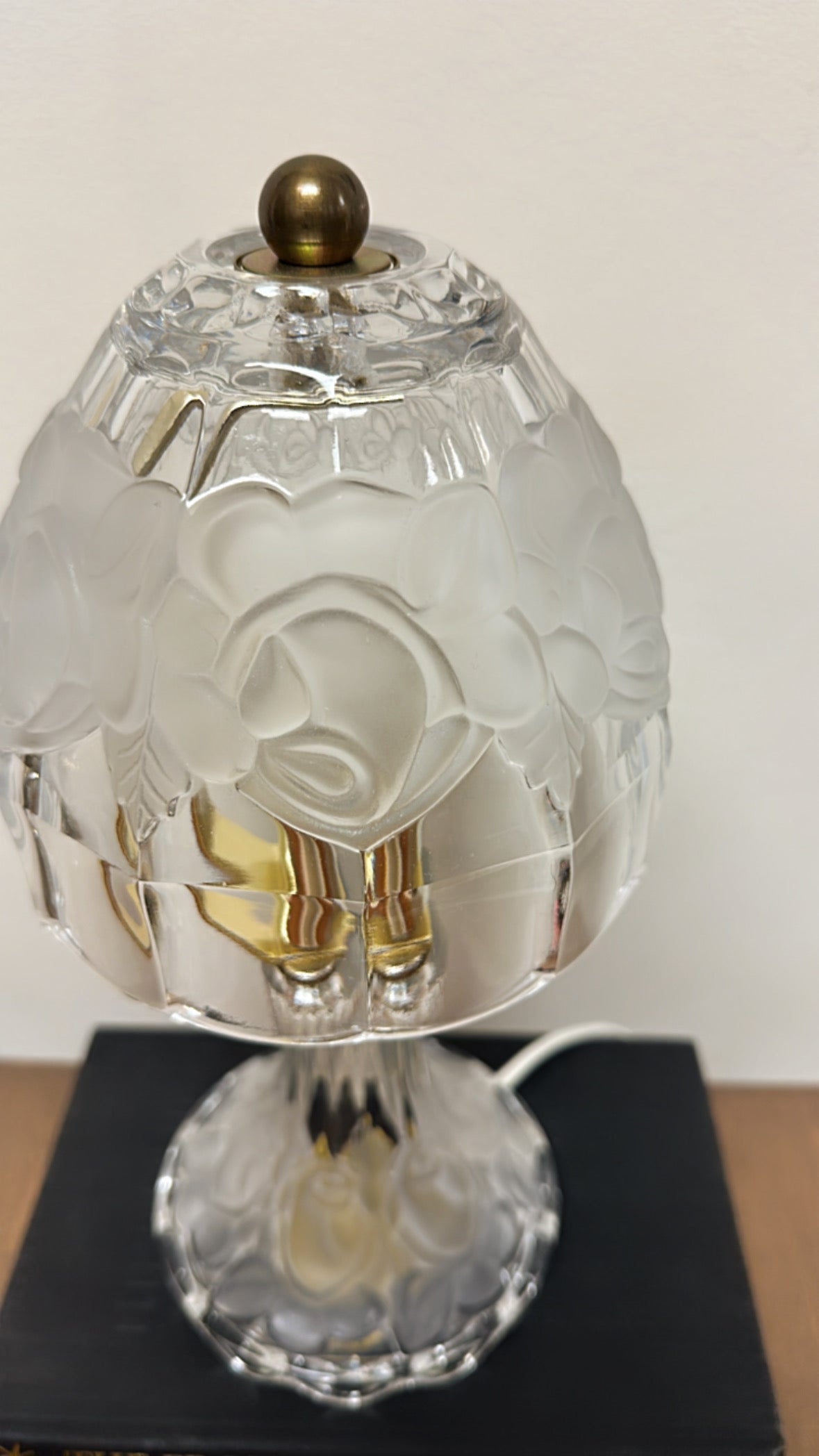Frosted Rosette Lamp