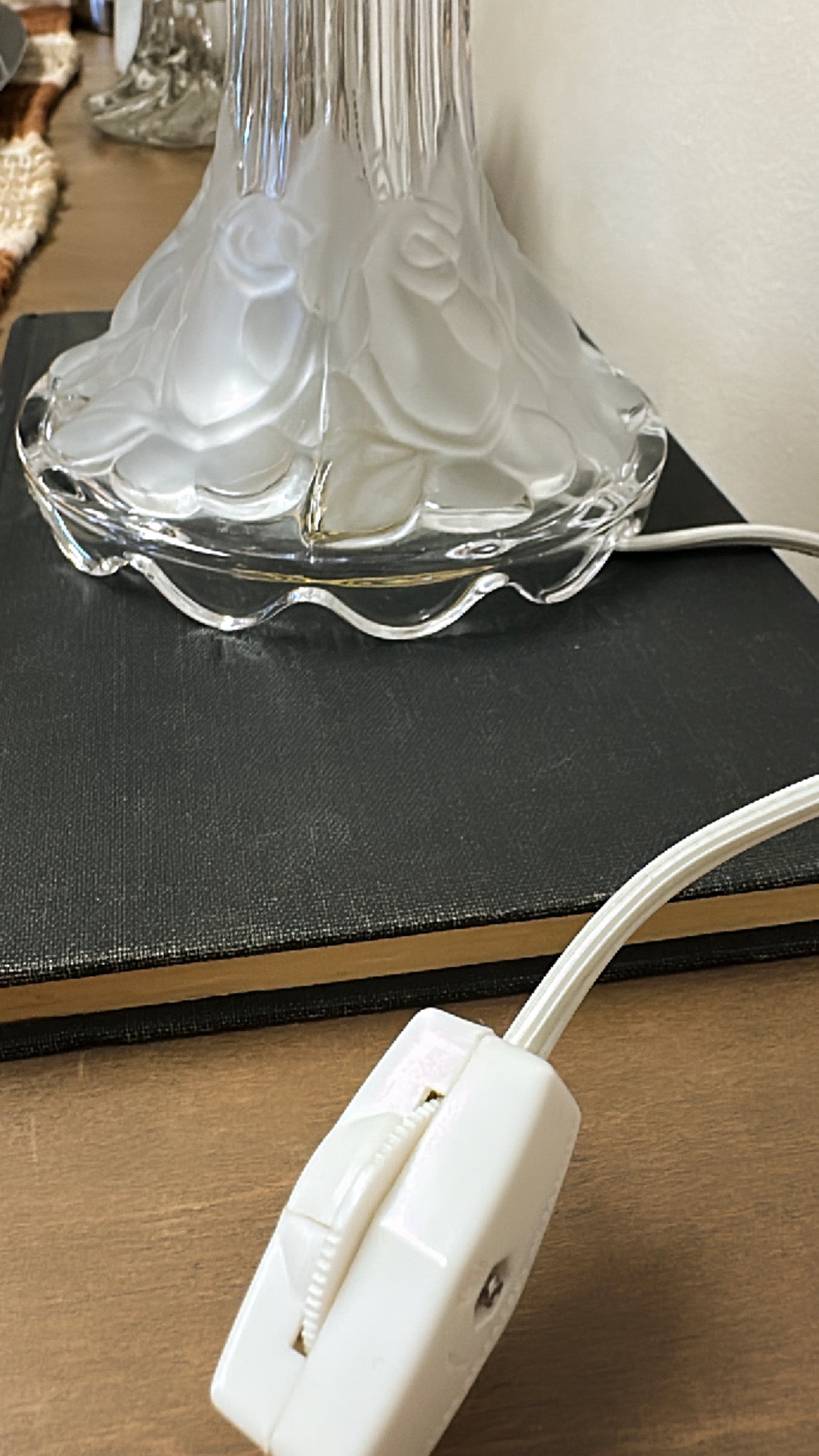 Frosted Rosette Lamp
