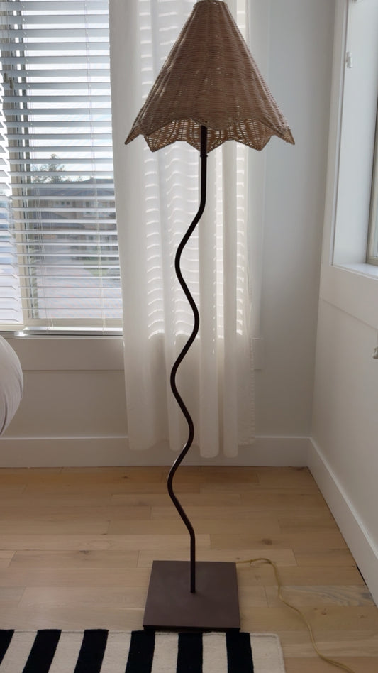Wavy Floor Lamp