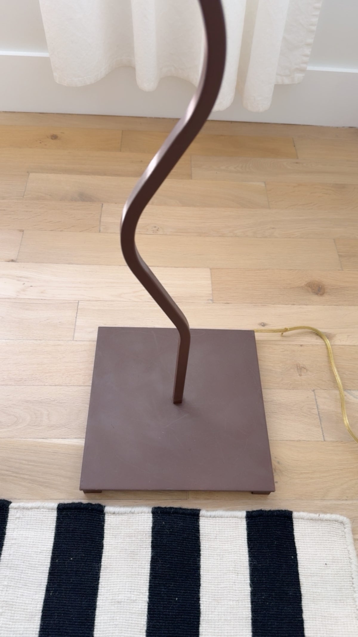 Wavy Floor Lamp