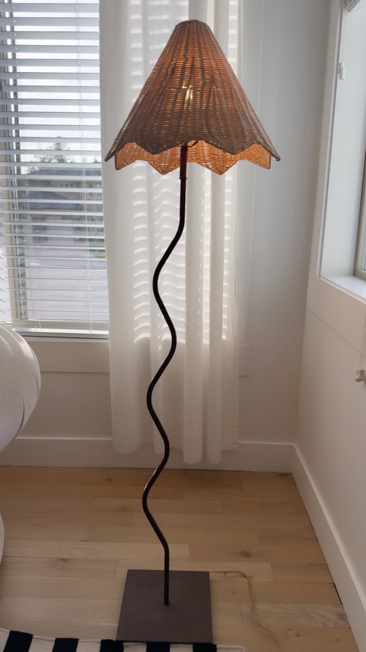 Wavy Floor Lamp