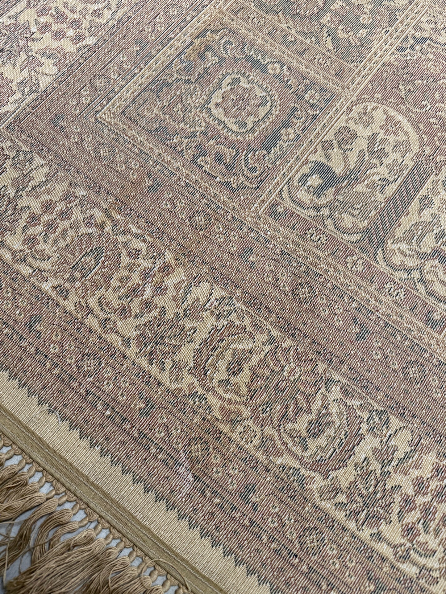HAND-KNOTTED KASHMIRI SILK CARPET