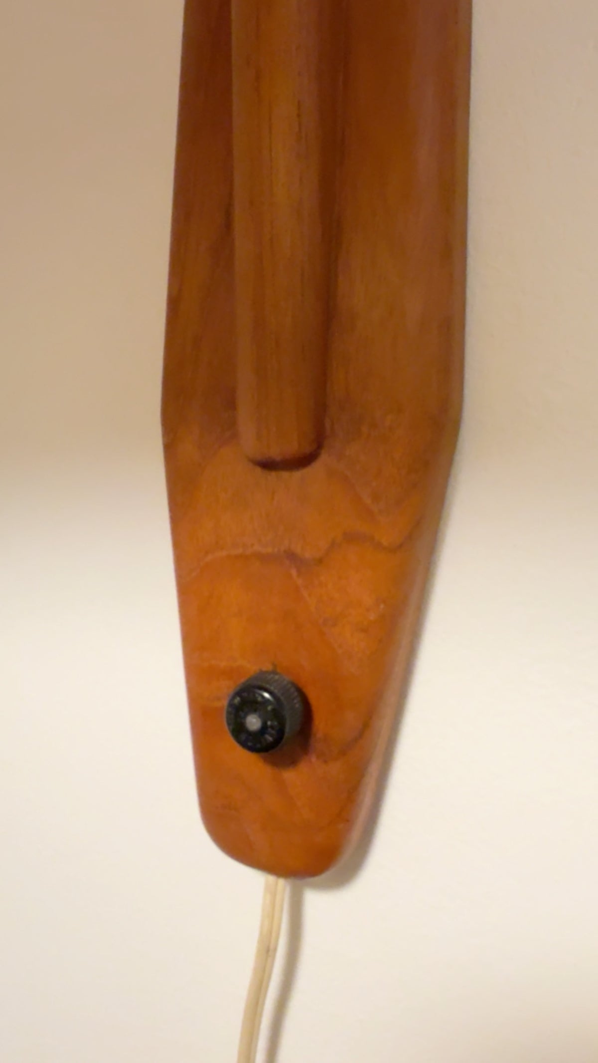 MID-CENTURY DANISH TEAK WALL LAMP WITH PLEATED SHADE